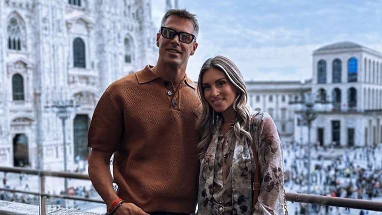 Crazy in Love: Ο Μπρούνο Τσερέλα χάρισε λουλούδια στην Αθηνά Οικονομάκου - Η εντυπωσιακή ανθοδέσμη