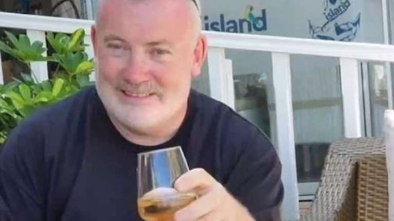 Αυτός είναι ο ηρωικός παππούς που θυσιάστηκε για τα εγγόνια του στην Κρήτη [Βίντεο]