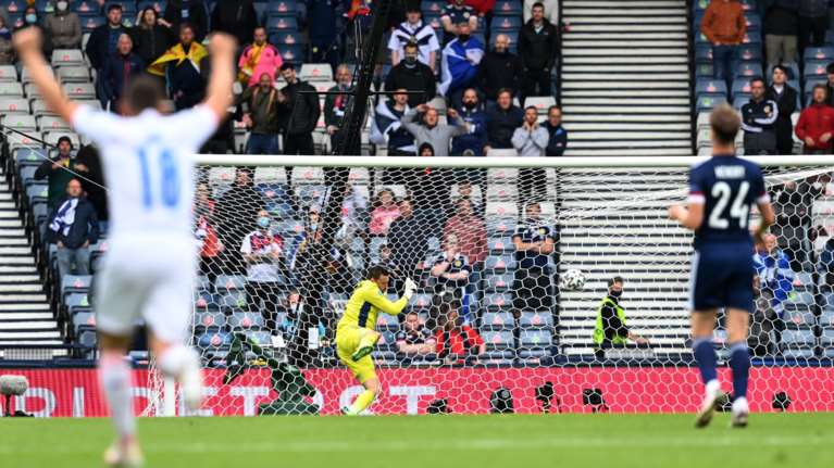 Euro 2020: Το γκολ της χρονιάς στο Σκωτία - Τσεχία - Το έβαλε από το κέντρο ο Σικ [Βίντεο]