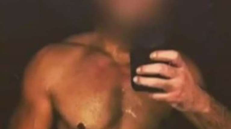 Στο πλευρό του ιερέα με τις ημίγυμνες φωτογραφίες, οι συγχωριανοί του: Δεν σκανδαλιστήκαμε, είναι εξαιρετικός άνθρωπος