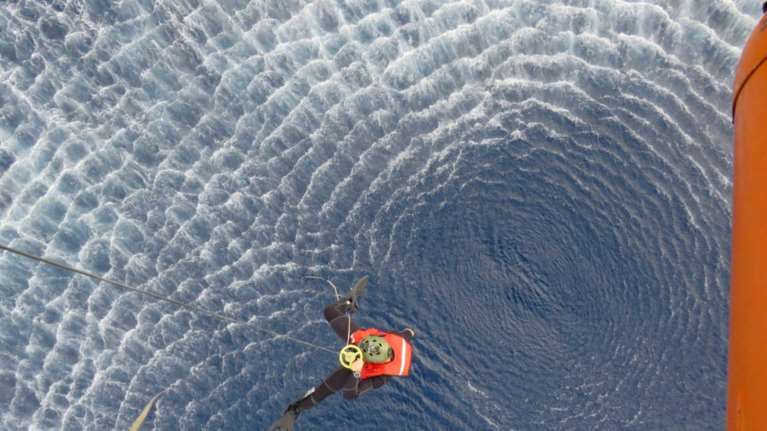 Εντυπωσιακή άσκηση Έρευνας – Διάσωσης &quot;ΑΕΤΟΣ&quot; - Εικόνες που κόβουν την ανάσα [Βίντεο]