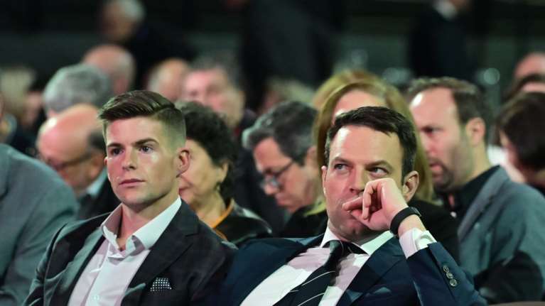 Γιατί ο Τάιλερ έχει νεύρα και... γκρινιάζει στον Κασσελάκη για το νέο σπίτι τους στο Κολωνάκι