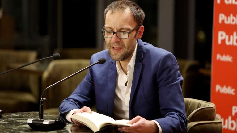 Αύγουστος Κορτώ - Η αιχμηρή ανάρτηση για τις φωτιές: &quot;Η Ελλάδα είναι ένα κορμί που λαβώνεται...&quot;