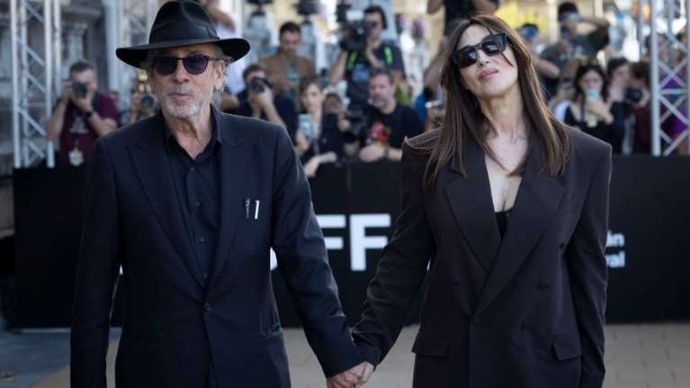 Μόνικα Μπελούτσι-Τιμ Μπάρτον: Τίτλοι τέλους για το διάσημο ζευγάρι &quot;με σεβασμό και αμοιβαία αγάπη&quot; - Η κοινή ανακοίνωση