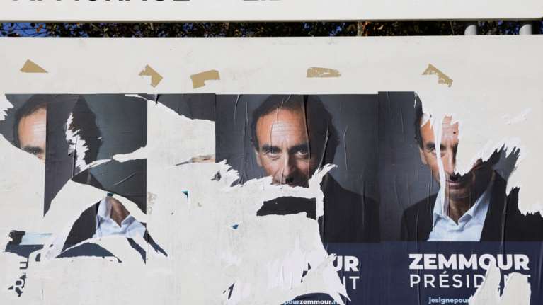 Γαλλία: Ο ακροδεξιός Ερίκ Ζεμούρ ανακοινώνει την υποψηφιότητά του για την προεδρία