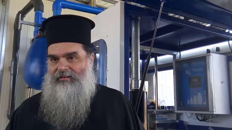 Προκλητικός ιερέας στο Αγρίνιο: Κοινώνησα 700 πιστούς τα Χριστούγεννα, δεν μεταδίδεται ο κορονοϊός