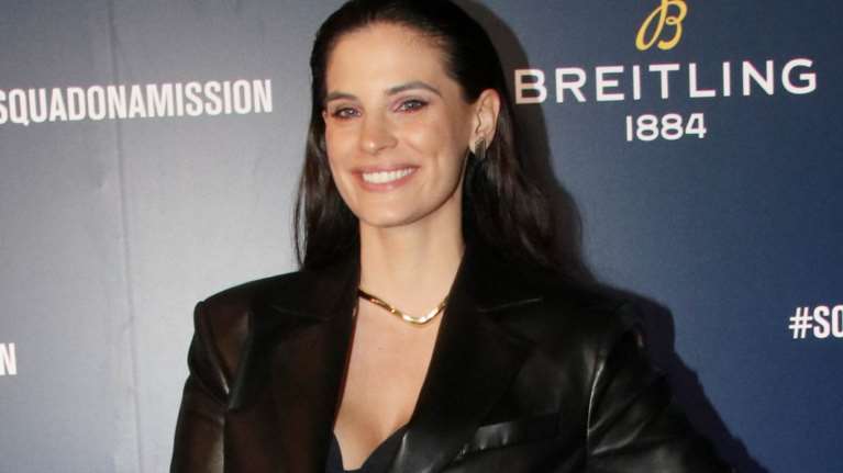 Η Χριστίνα Μπόμπα με τη μεγαλύτερη τάση της σεζόν: Πώς θα φορέσεις δερμάτινα σαν πραγματική fashion expert