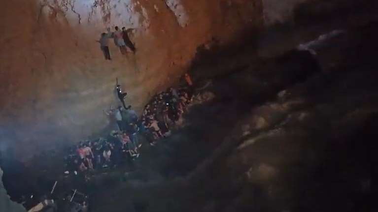 Ναυάγιο στα Κύθηρα: Συνελήφθη ο διακινητής - Σύρος, είχε κρυφτεί ανάμεσα στους διασωθέντες μετανάστες