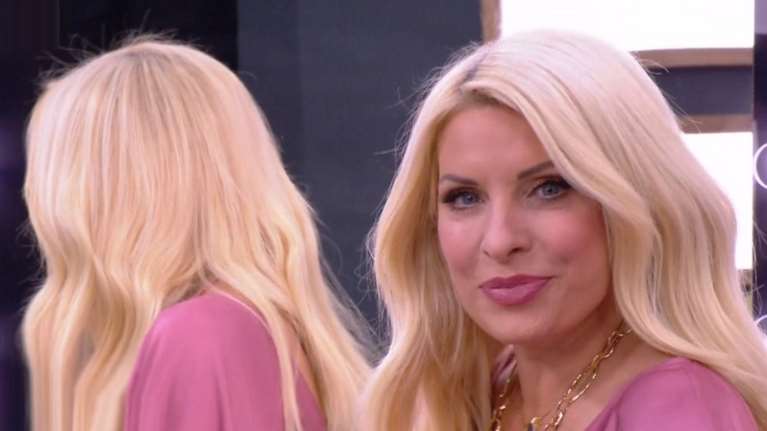 H Ελένη Μενεγάκη υποδέχτηκε στην εκπομπή της πρώην κοπέλα του αδερφού της