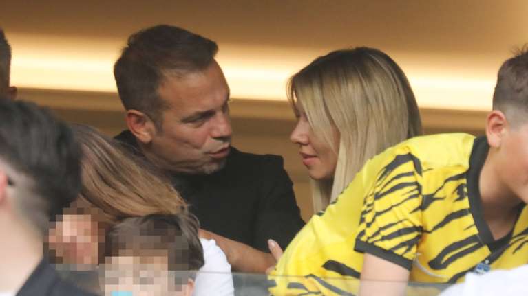 Αλεξάνδρα Νικολαΐδου &amp; Ντέμης Νικολαΐδης: Στόλισαν για τα Χριστούγεννα