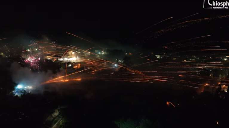 Χίος: Βρόντηξε και φέτος ο Βροντάδος με τον ρουκετοπόλεμο [Εικόνες - Βίντεο]