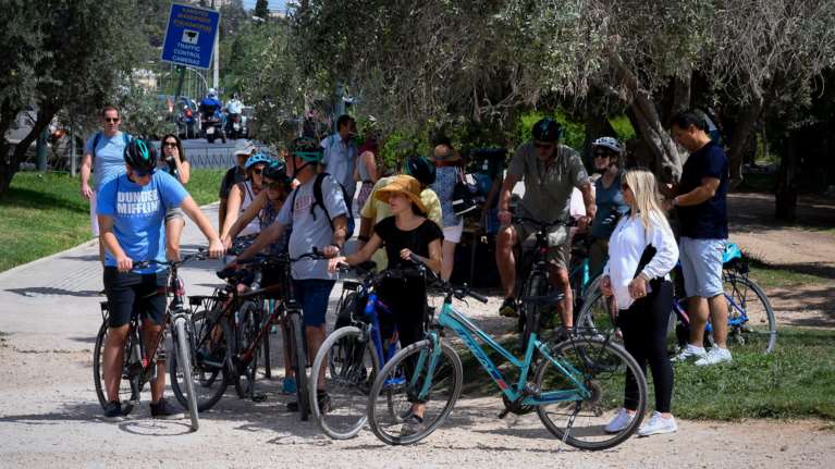 Γερμανικά ΜΜΕ: Πιθανός προορισμός για διακοπές η Ελλάδα, πέρασε σχετικά ελαφρά την κρίση του κορονοϊού