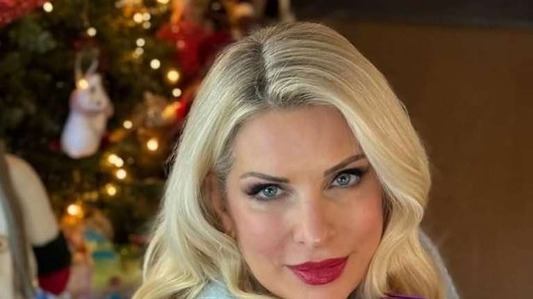 Ελένη Μενεγάκη: Δείχνει το χριστουγεννιάτικο δέντρο της έπαυλής της - Το στολίδι που φτιάχτηκε ειδικά για εκείνη