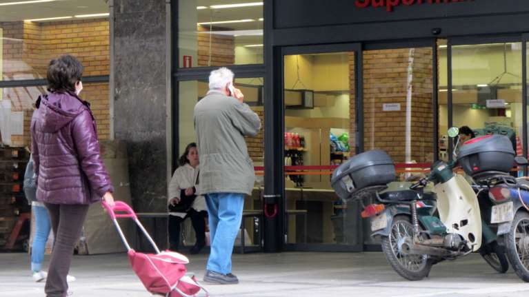 Αυτό είναι το εορταστικό ωράριο των καταστημάτων από την Κυριακή - Οι ώρες τη Μ. Εβδομάδα