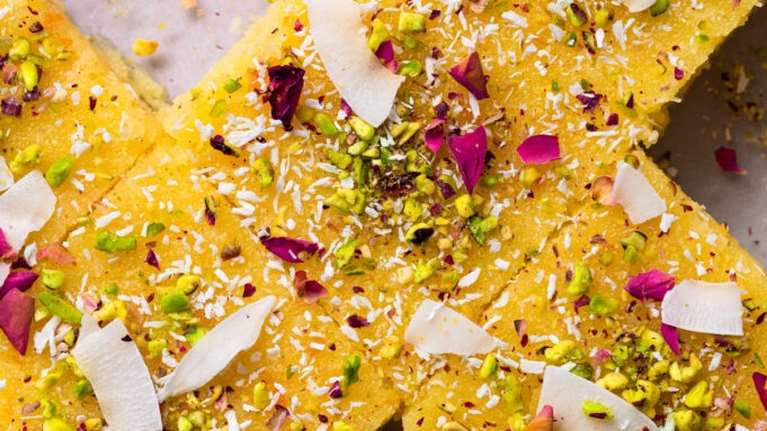 Απίθανη συνταγή: Αρωματικός σιμιγδαλένιος χαλβάς με πορτοκάλι &amp; ινδοκάρυδο