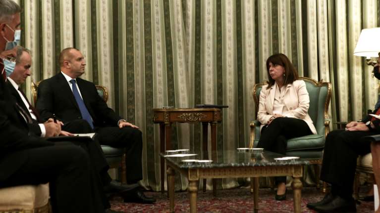 Σακελλαροπούλου: Παραβατική συμπεριφορά και εμπρηστική ρητορική από την Τουρκία