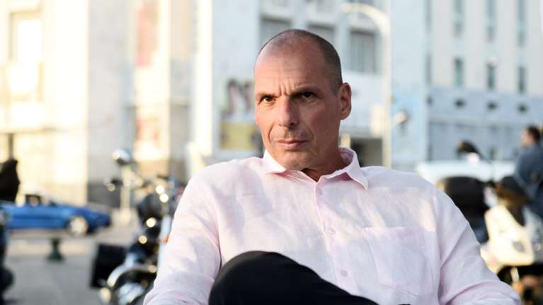 &quot;Κράζουν&quot; τον Βαρουφάκη που χαιρετίζει &quot;την ήττα του ιμπεριαλισμού στο Αφγανιστάν&quot;- Και μετά… ανησυχεί για τις γυναίκες