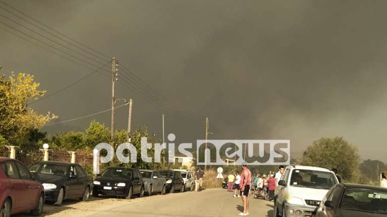 Νέα μεγάλη πυρκαγιά στην Ηλεία – Απειλούνται σπίτια στην Δάφνη, ζητήθηκε εκκένωση [Eικόνες – Βίντεο]