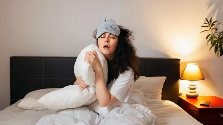 Κοιμήθηκες λίγο; Τρεις τρόποι για να ανταπεξέλθεις μέσα στη μέρα σου και να έχεις ενέργεια