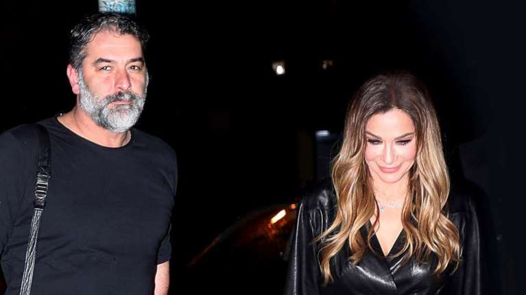 Δέσποινα Βανδή - Βασίλης Μπισμπίκης: Έτσι γνωρίστηκε και ερωτεύτηκε το ζευγάρι - Νέες πληροφορίες για το ζευγάρι