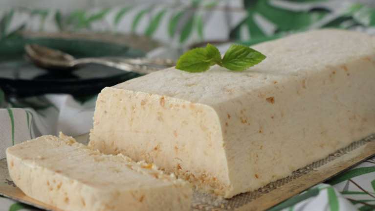 Σούπερ συνταγή: Το πιο τέλειο παγωτό πραλίνα αμυγδάλου, με 6 μόνο υλικά