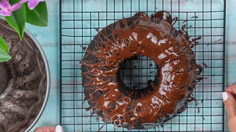 Τέλειο κέικ υγρής σοκολάτας light χωρίς ζάχαρη - Ζουμερό και αφράτο