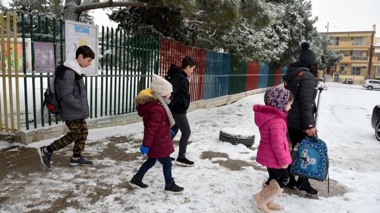 Κακοκαιρία "Barbara": Την Κυριακή η απόφαση για το αν θα ανοίξουν τα σχολεία τη Δευτέρα