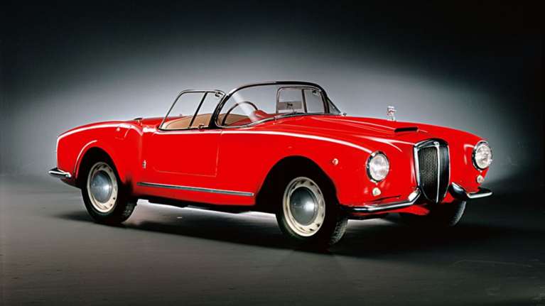 Η ακαταμάχητη γοητεία της Lancia Aurelia B24 Spider