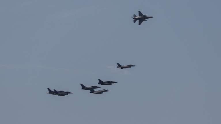 Κρήτη: Θρίλερ με αεροσκάφος πάνω από το Ηράκλειο – Η απειλή για βόμβα και τα ελληνικά μαχητικά