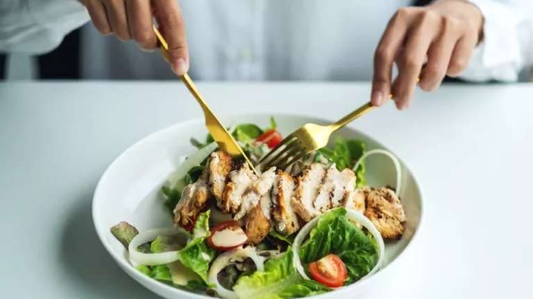 8 ενδείξεις ότι έχεις έλλειψη πρωτεΐνης