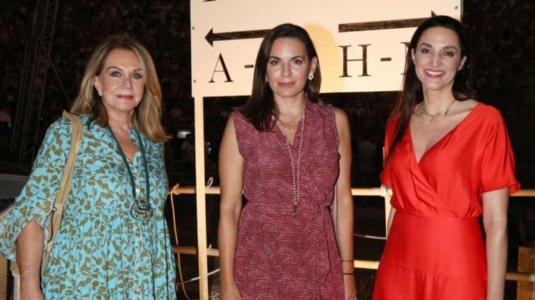 Επίδαυρος: Οι παρουσίες που ξεχώρισαν στη συναυλία του Θεόδωρου Κουρεντζή και της ορχήστρας Utopia