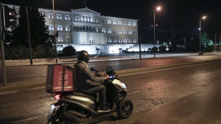 Lockdown στην Αττική: Κανονικά θα λειτουργήσουν &quot;delivery&quot; και &quot;take away&quot;
