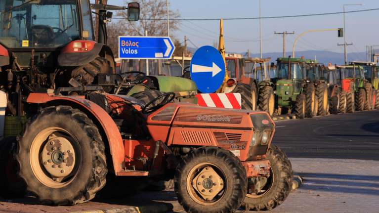 Νέες κινητοποιήσεις σήμερα από τους αγρότες: Πού θα στήσουν μπλόκα - Συνάντηση Μητσοτάκη και με τους Συνεταιρισμούς