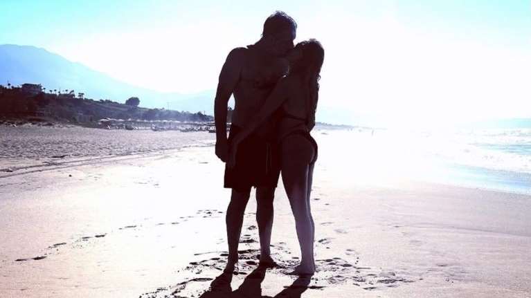 Δέσποινα Βανδή - Βασίλης Μπισμπίκης: Ποζάρουν με τα μαγιό τους στο Πήλιο - "Ο παράδεισος είναι ένα μέρος στη γη"