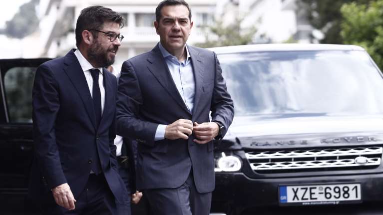 Γιώργος Λιάγκας κατά Αλέξη Τσίπρα: &quot;Με έχει στοιχειώσει το Range Rover - Αναρωτιούνται όλοι γιατί πήρε 20%&quot;