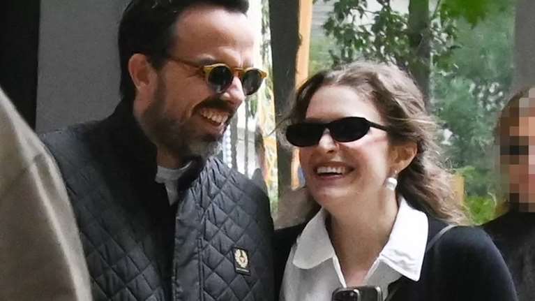 Full in love η Καλλιόπη Χάσκα: Η πρωταγωνίστρια του &quot;Grand Hotel&quot; χέρι - χέρι με τον σύντροφό της στο Κολωνάκι