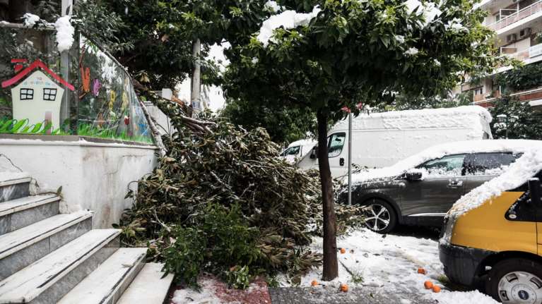 Κακοκαιρία &quot;Μήδεια&quot;: Στις 10 το πρωί θα ανοίξουν την Τετάρτη οι ΔΟΥ σε Αττική και Θεσσαλονίκη