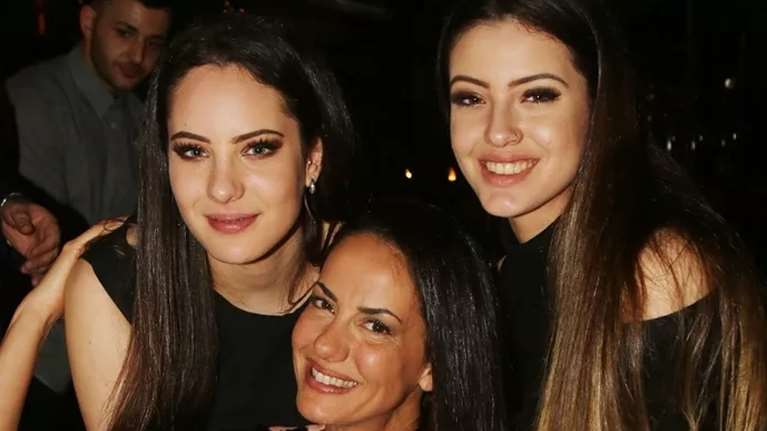 Η Δανάη και η Νεφέλη Λιβιεράτου ποζάρουν μαζί και δε μπορούμε να αποφασίσουμε ποια είναι ομορφότερη