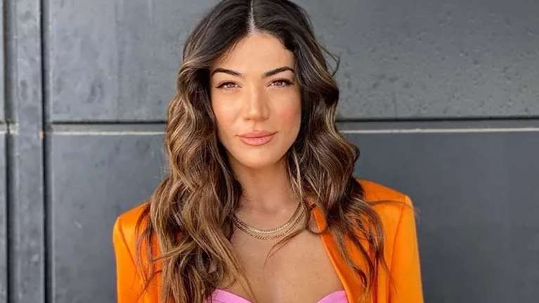 Η Ήβη Αδάμου με &quot;Birkin bangs&quot;, τις πιο κομψές αφέλειες που λατρεύουν και οι Παριζιάνες