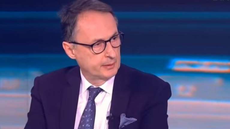 Προειδοποίηση καθηγητή Σύψα: Οχι θριαμβολογίες, δεν είμαστε καν στα μέσα του α&#39; ημιχρόνου