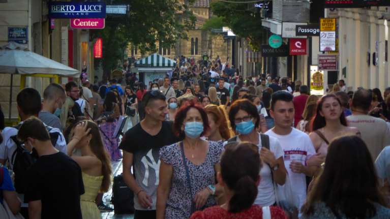 Κορονοϊός: Στο &quot;κόκκινο&quot; η Αττική με 1423 νέα κρούσματα - Στα ύψη Θεσσαλονίκη, Ηράκλειο και Ρέθυμνο