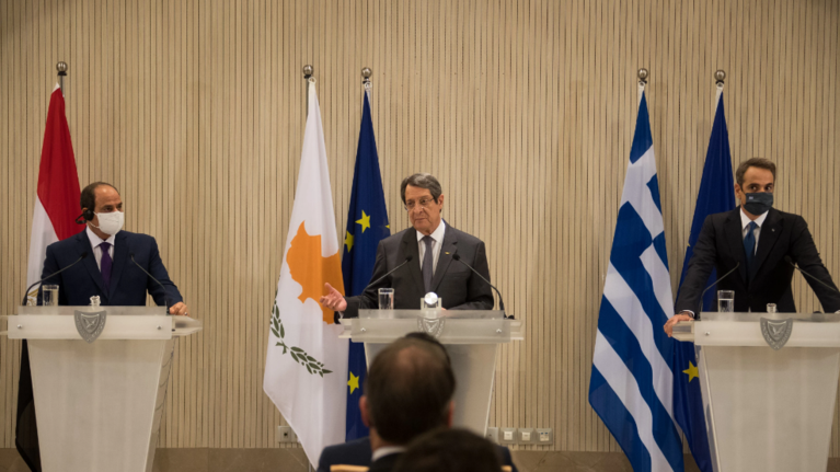 Κοινή διακήρυξη Ελλάδας-Κύπρου-Αιγύπτου: Καταδίκη των τουρκικών προκλήσεων