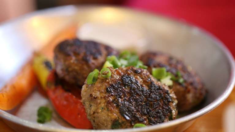 Οι πιο ζουμεροί κεφτέδες - Η διαφορετική συνταγή που αξίζει να δοκιμάσεις