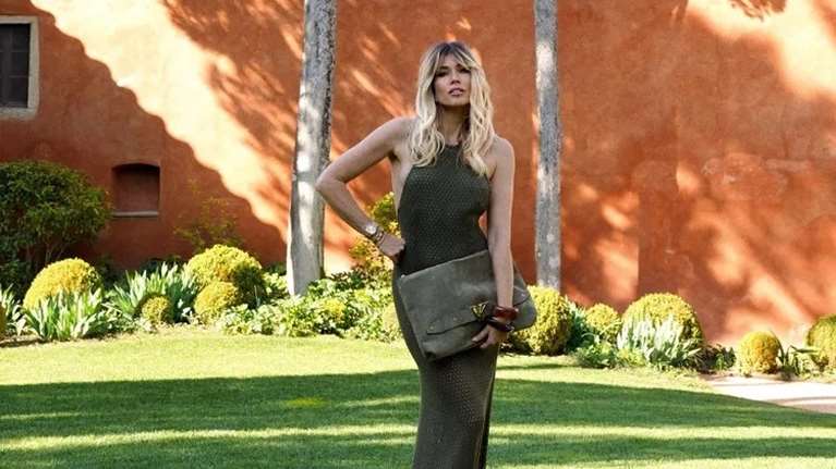 Η Βάσια Κωσταρά με την οικονομική τσάντα που γίνεται συνεχώς sold out