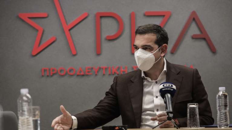 Τσίπρας: "Πρώτη φορά βλέπω πρωθυπουργό να εξαγγέλλει μέτρα στήριξης μιλώντας για ψίχουλα"