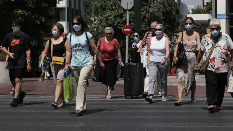 Κορονοϊός: Στο &quot;κόκκινο&quot; η Αττική με 1.239 νέα κρούσματα - &quot;Βράζουν&quot; Ηράκλειο και Ρέθυμνο - Πέρασε τα 100 η Θεσσαλονίκη