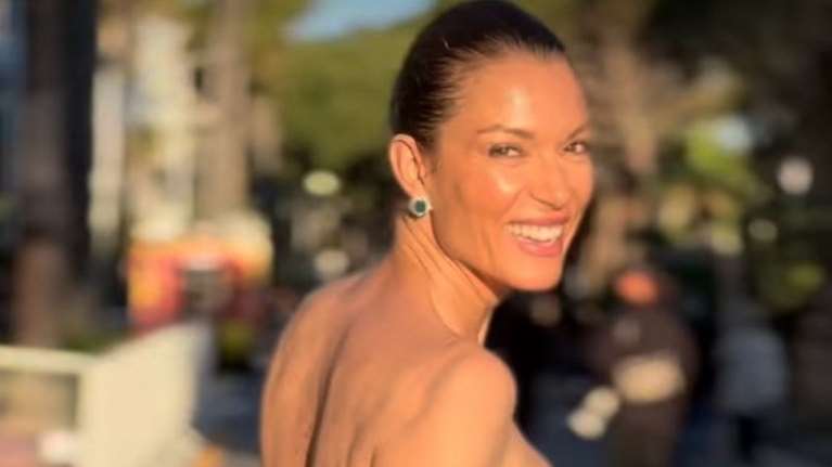 Η Βίκυ Καγιά σε ultra sexy στιγμιότυπα από τις διακοπές της - Συγκλονιστικά όμορφη, σαν 18χρονη