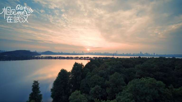 Κορονοϊός - Ουχάν: Απίστευτο -  Η πόλη που συμβολίζει την πανδημία προσκαλεί τουρίστες με βίντεο-καμπάνια [Βίντεο]