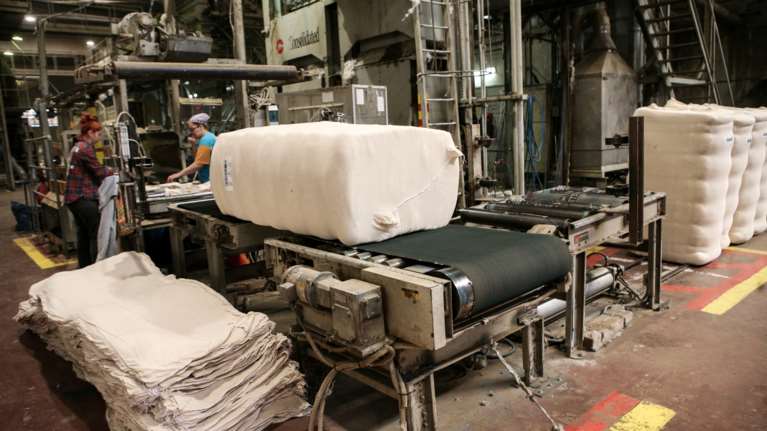 Κορονοϊός: &quot;Στο πόδι&quot; η Λιβαδειά - Εντοπίστηκαν 18 κρούσματα σε εκκοκκιστήριο της περιοχής