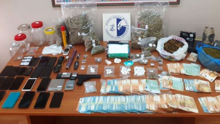 Εξαρθρώθηκε "καρτέλ" ναρκωτικών: Εγκληματική οργάνωση με δεκάδες μέλη - Δρούσαν με... ντελίβερι
